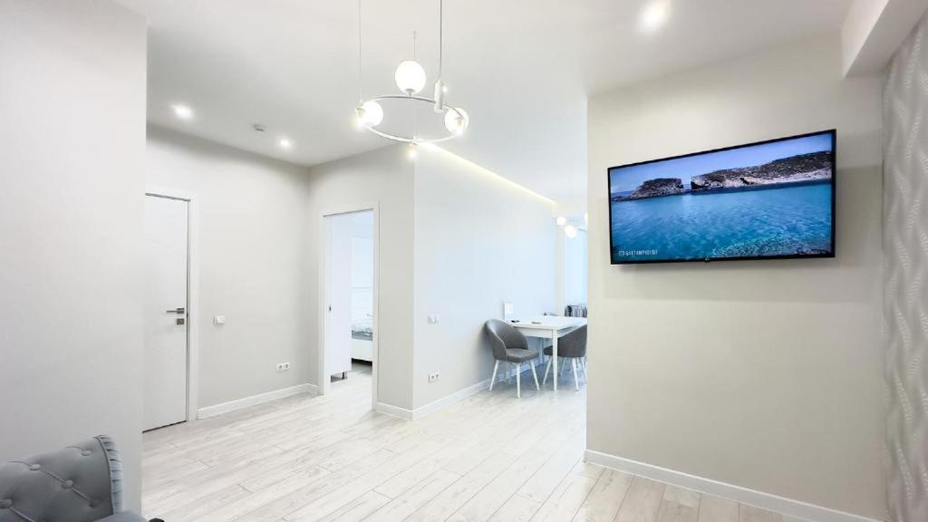 Glass New Apartments Ultracentral Kischinau Exterior foto